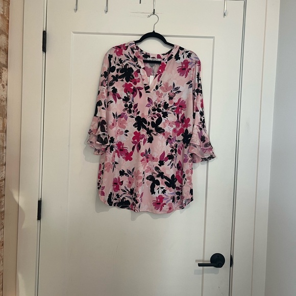 NWT Kasper Plus Flutter Sleeve Blouse, Everyday Knit - Picture 5 of 10